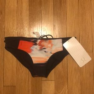 Lululemon surf to sand hipster bottoms